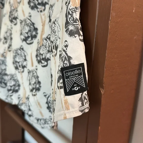 Oiselle Roga Coco Tiger Shorts - Picture 3 of 4